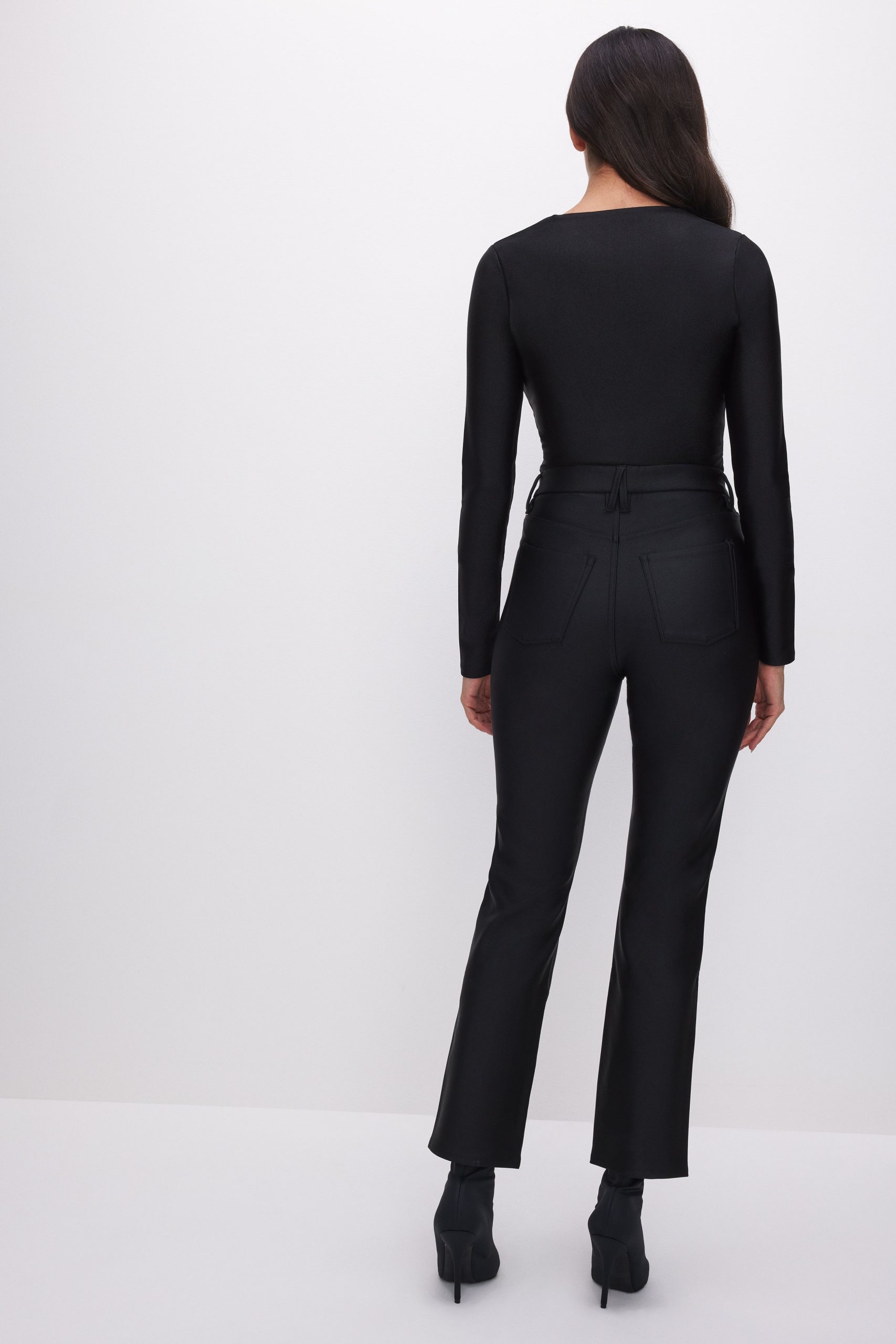 COMPRESSION SHINE STRAIGHT PANTS | BLACK001