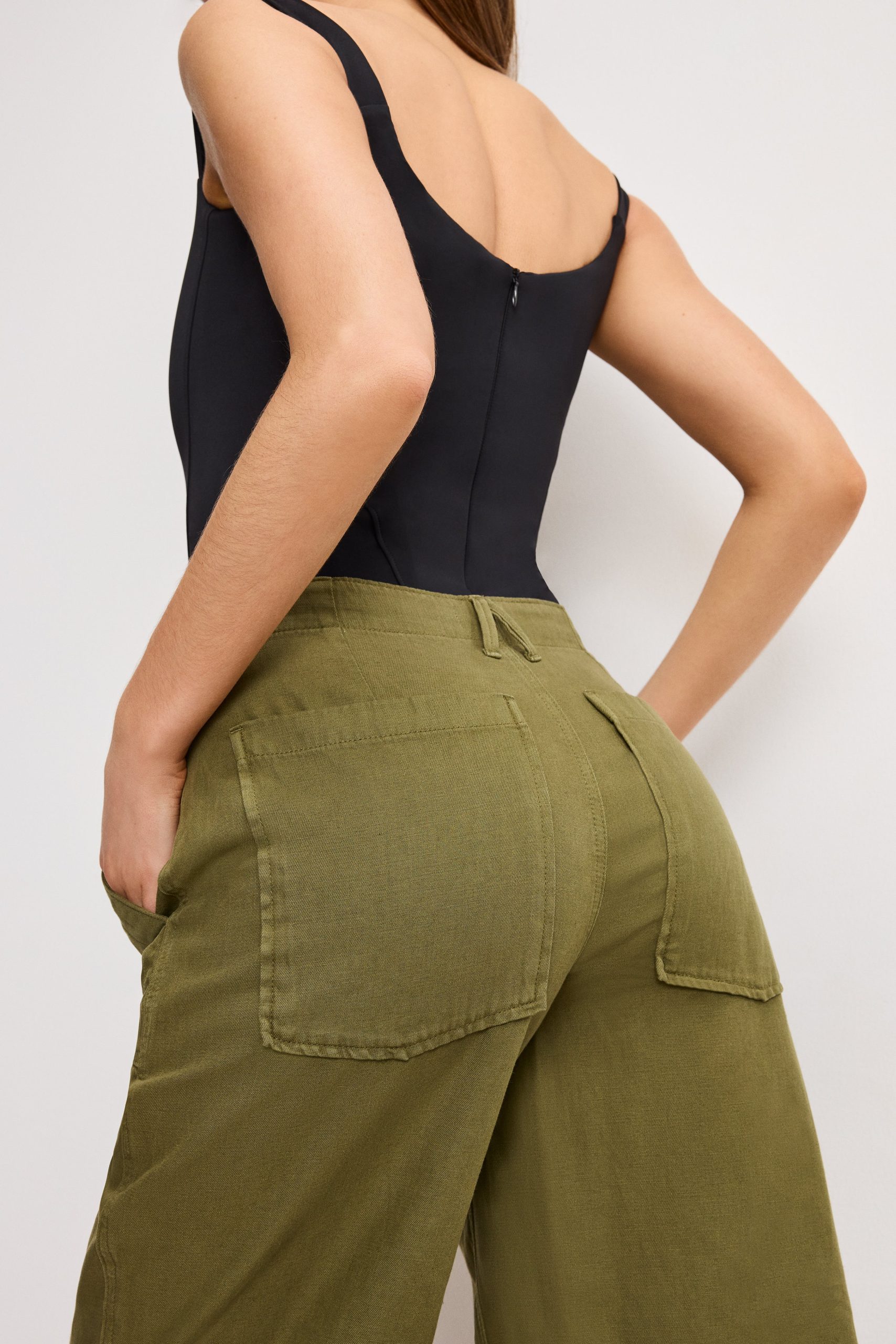 LITE LINEN BERMUDA SHORT | MARTINI OLIVE002