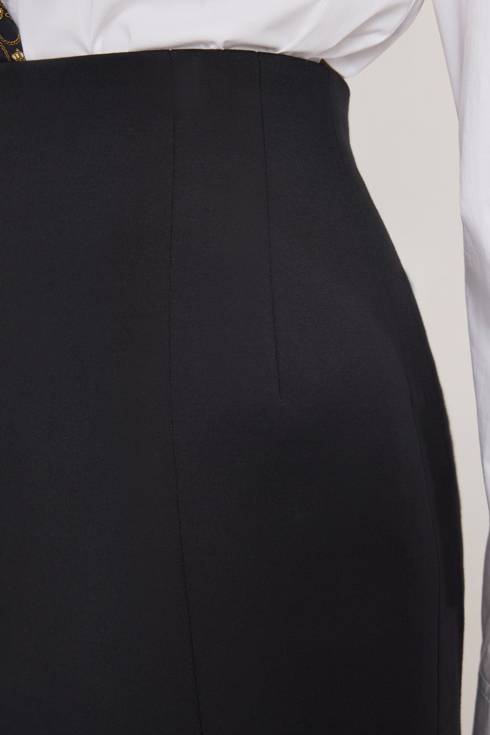 SOFT STRETCH PONTE MINI SKIRT | BLACK001