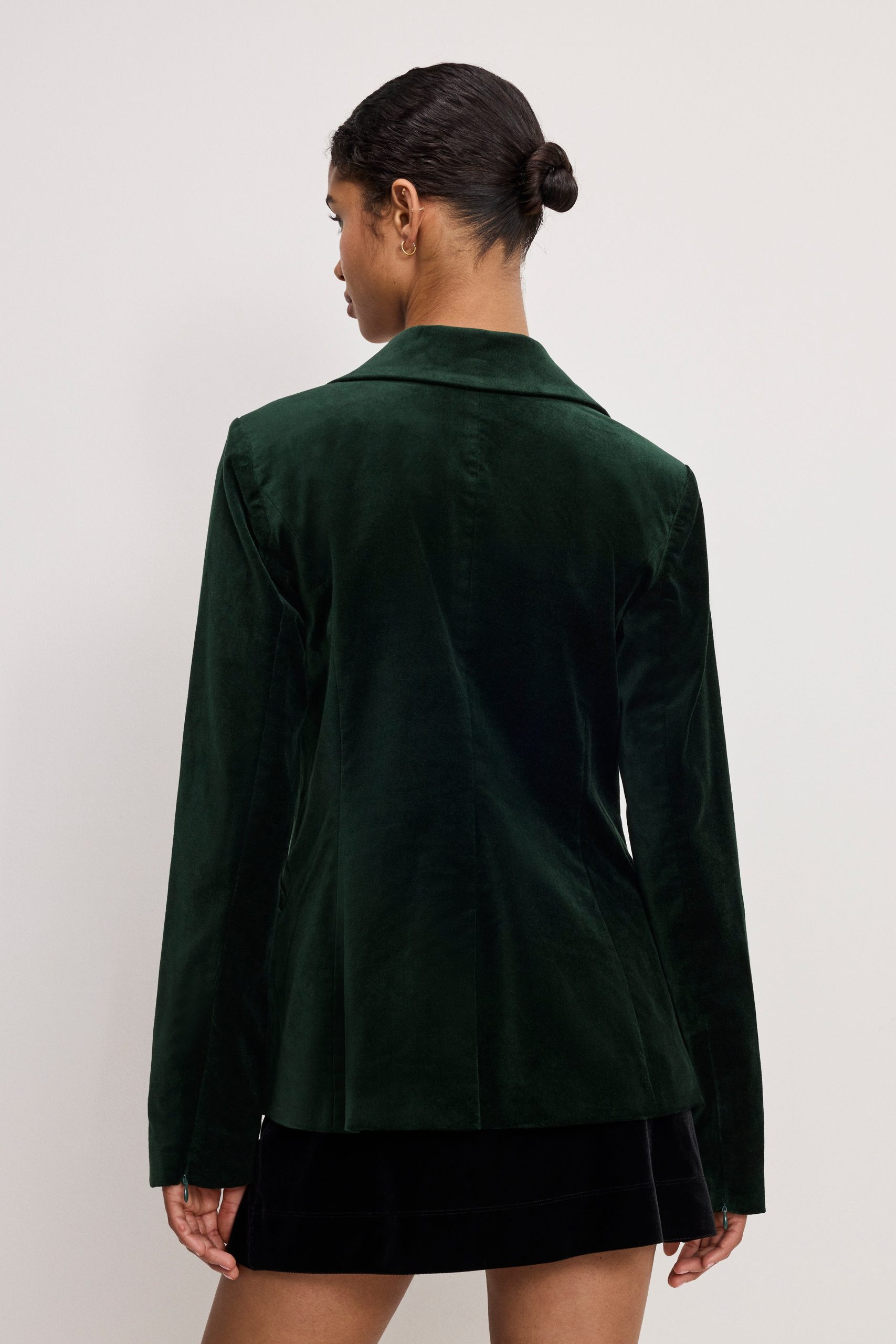 VELVET SCULPTED BLAZER | PINE GREEN003