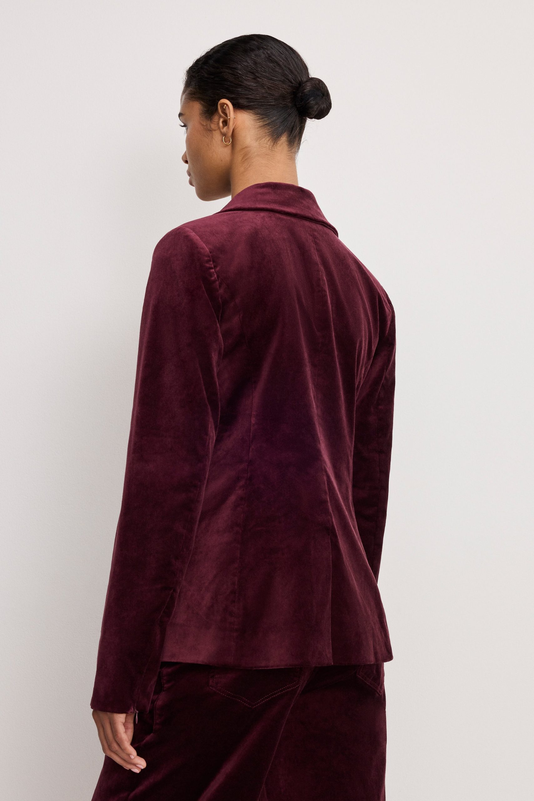 VELVET SCULPTED BLAZER | FIG007