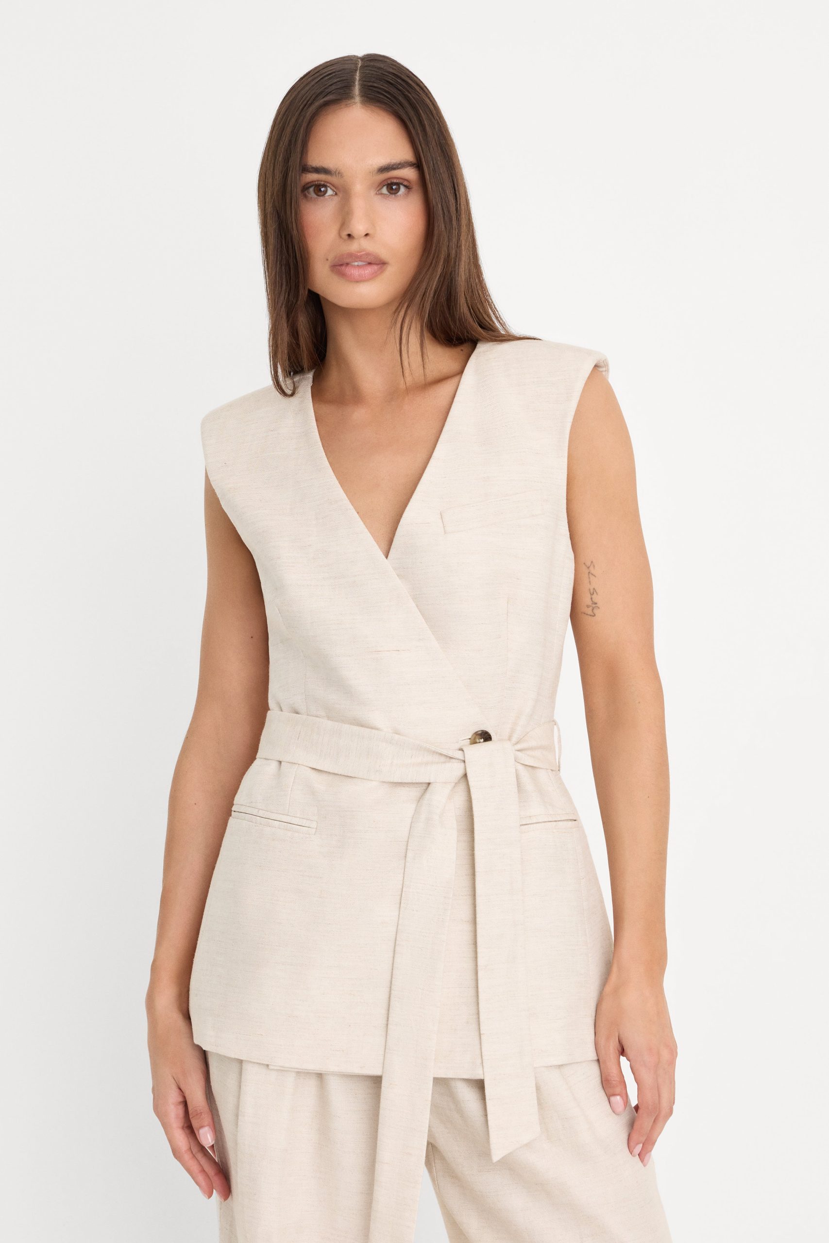 LINEN SLEEVELESS BELTED VEST | OAT OAT / 3XL