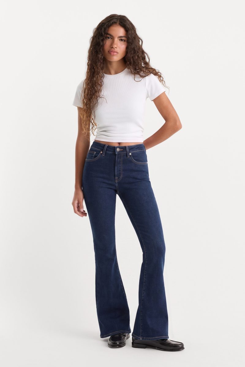 ALWAYS FITS GOOD PETITE FLARE JEANS