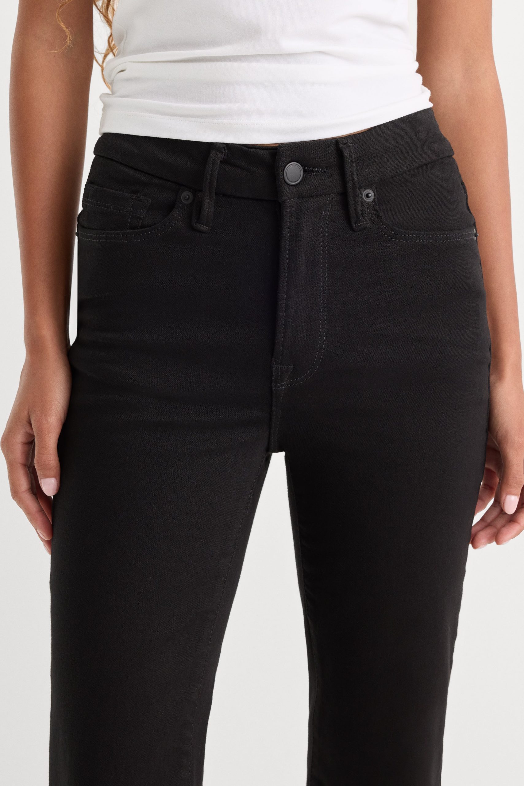 NEVER FADE GOOD PETITE FLARE JEANS | BLACK