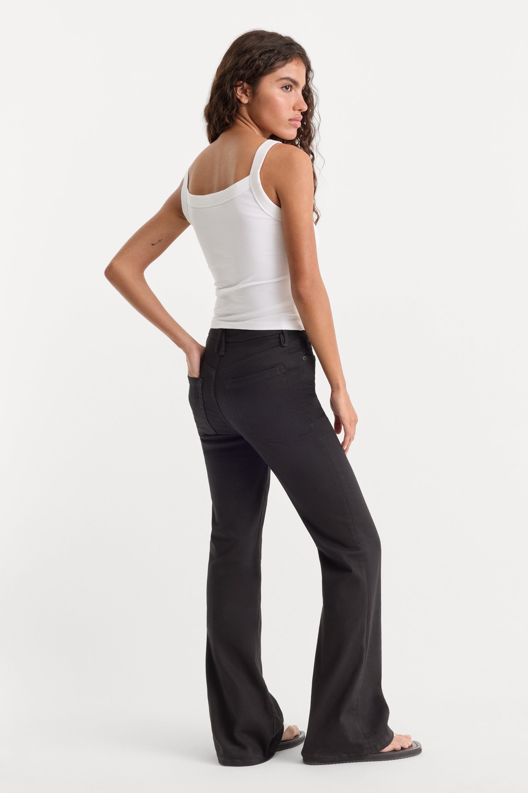 NEVER FADE GOOD PETITE FLARE JEANS | BLACK