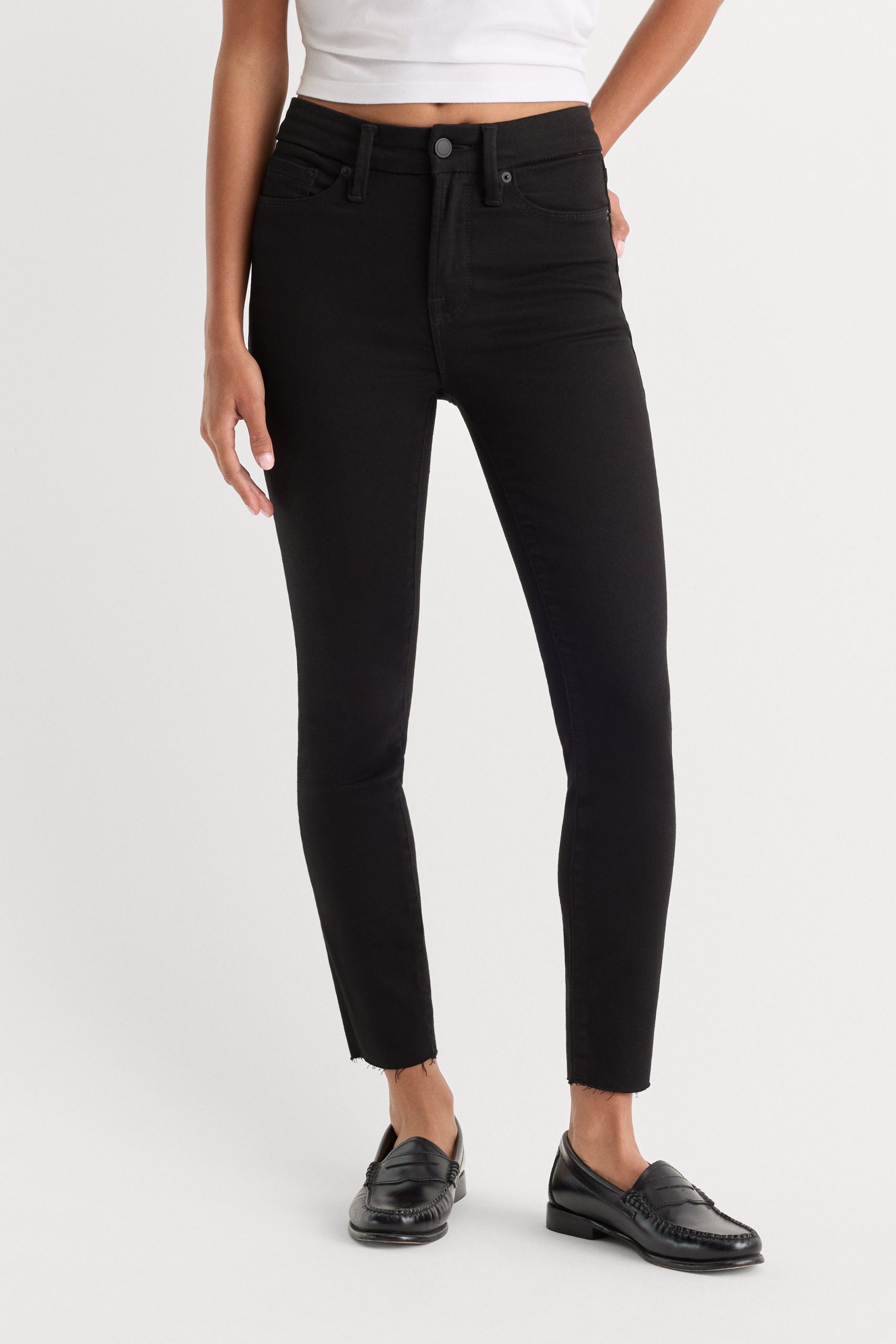 NEVER FADE GOOD PETITE SKINNY JEANS | BLACK