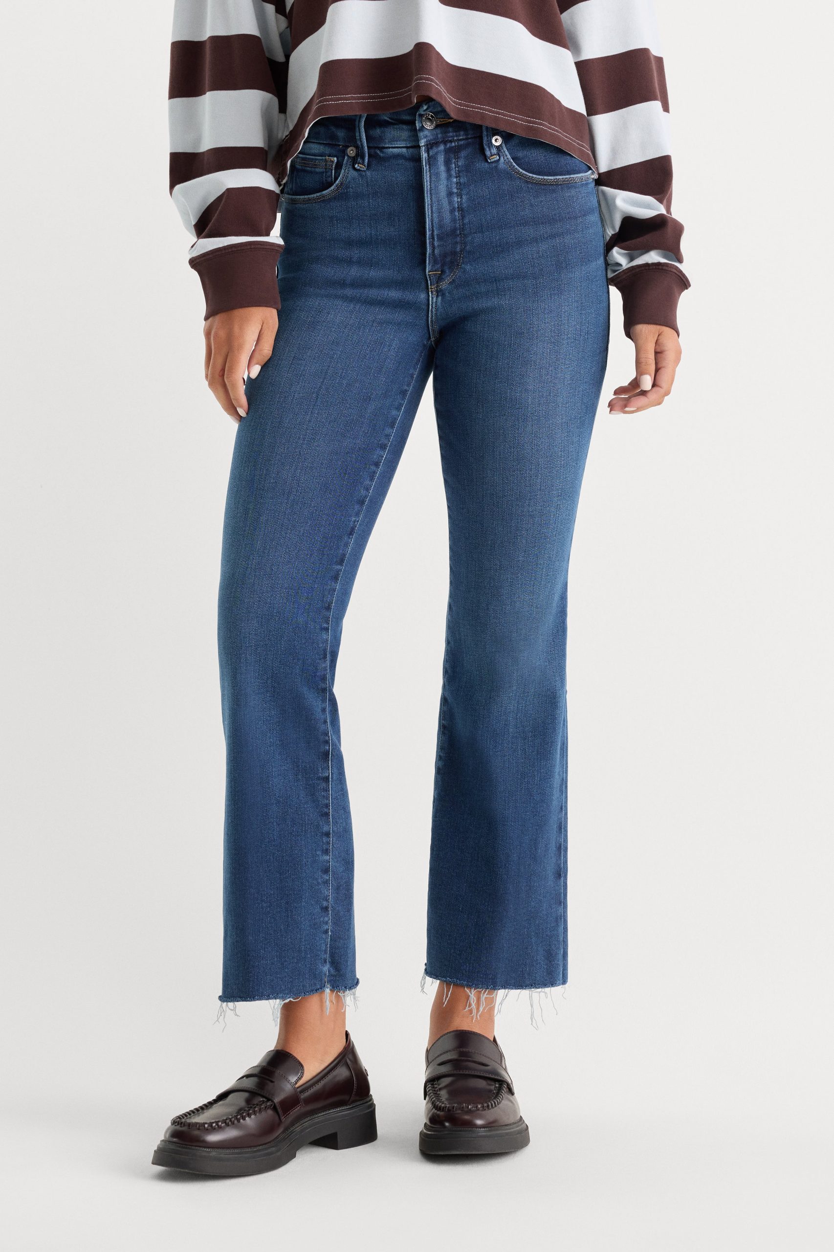 SOFT TECH GOOD LEGS CROPPED MINI BOOT JEANS|INDIGO818