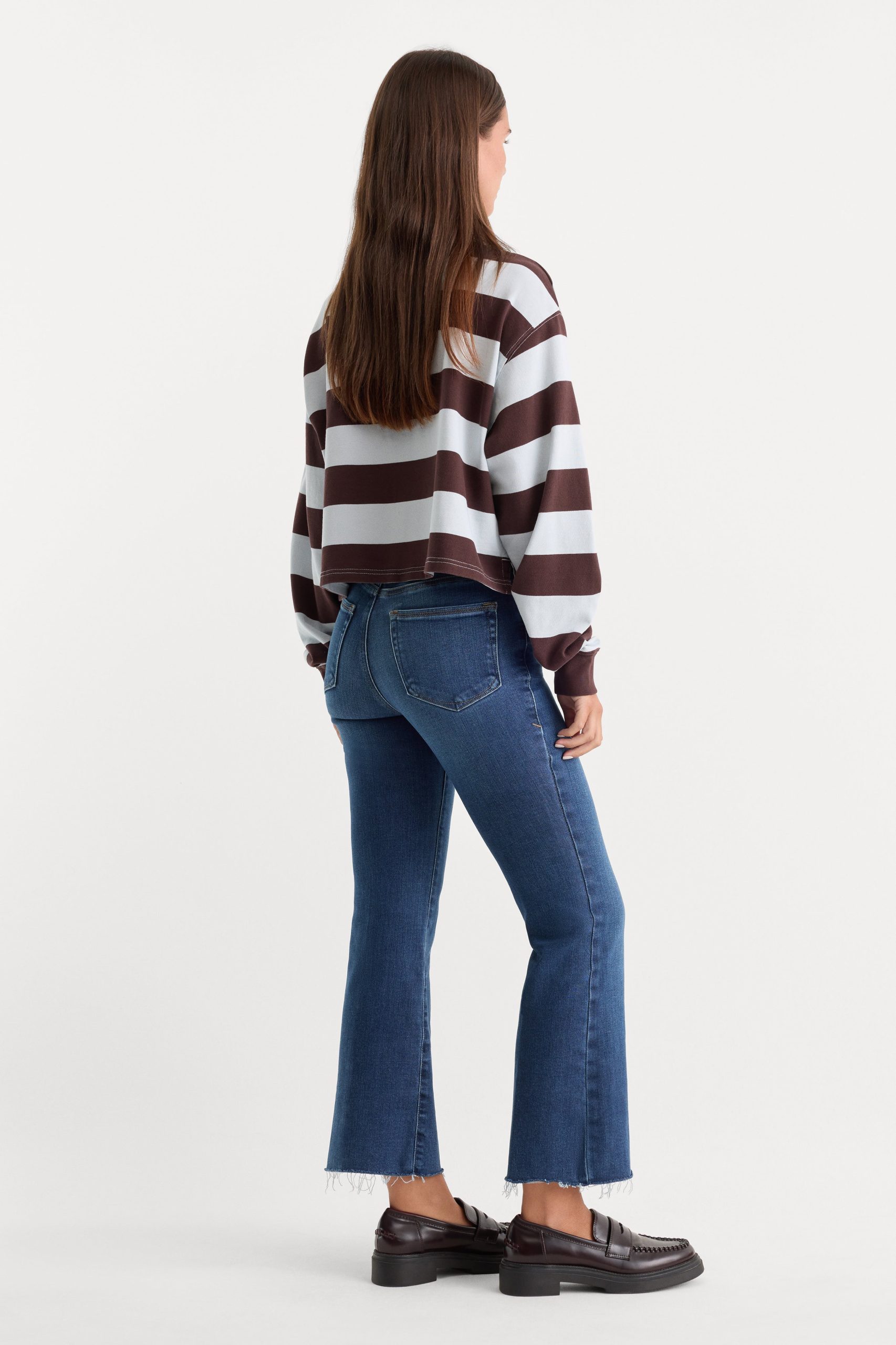 SOFT TECH GOOD LEGS CROPPED MINI BOOT JEANS|INDIGO818