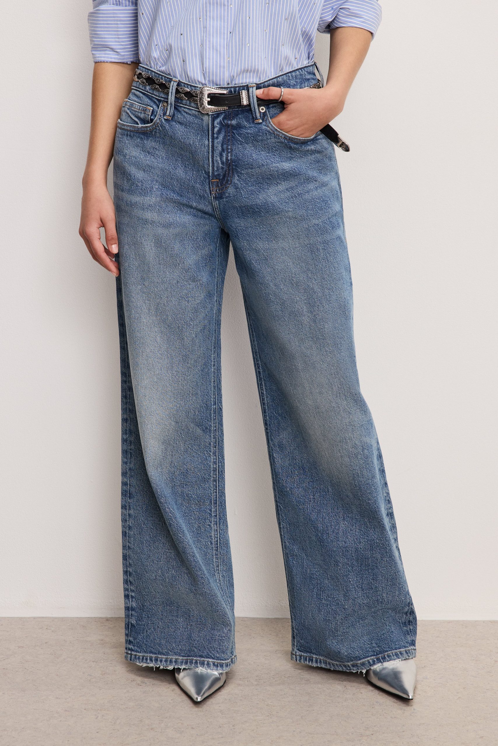 GOOD EASE PETITE RELAXED JEANS | INDIGO575