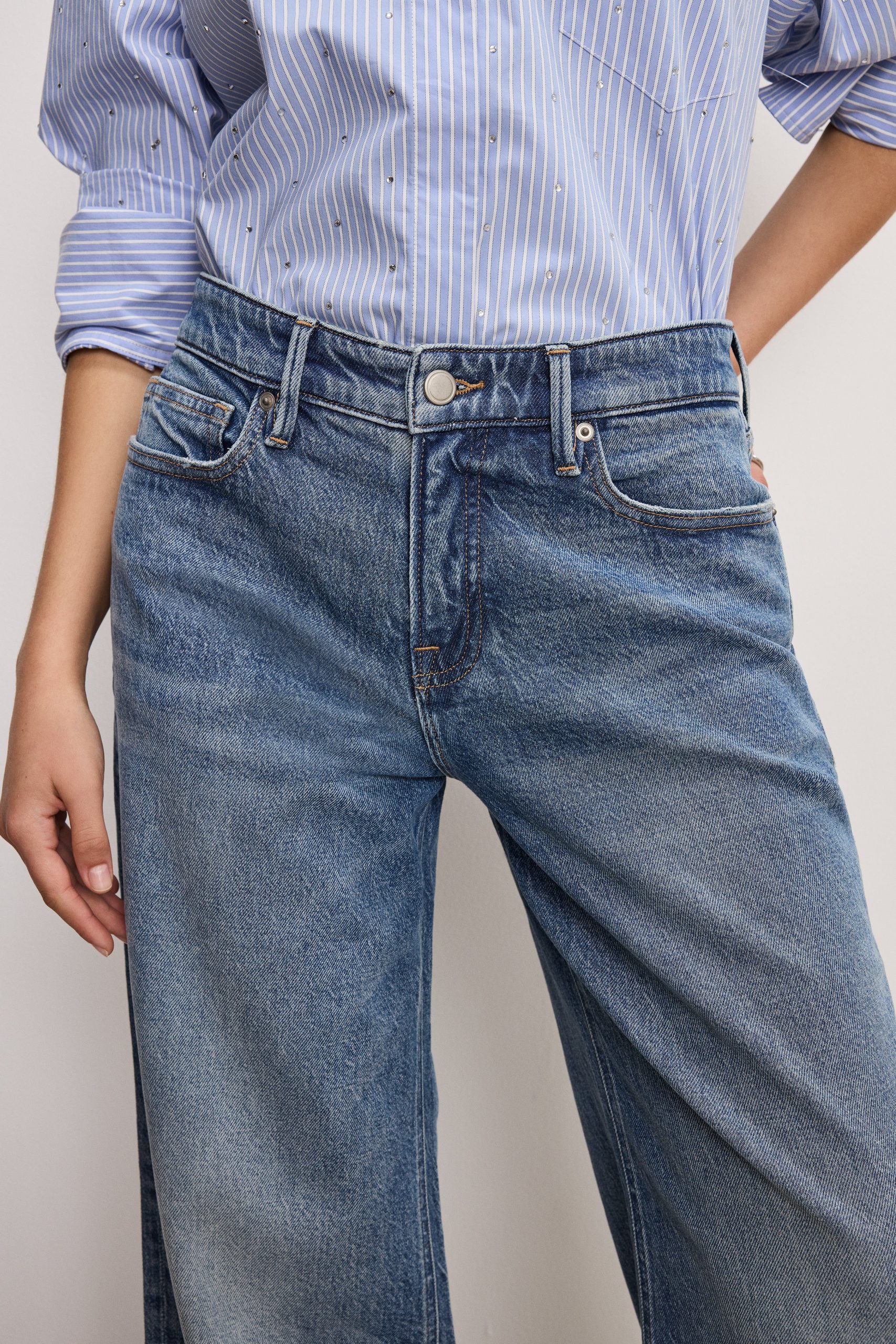 GOOD EASE PETITE RELAXED JEANS | INDIGO575
