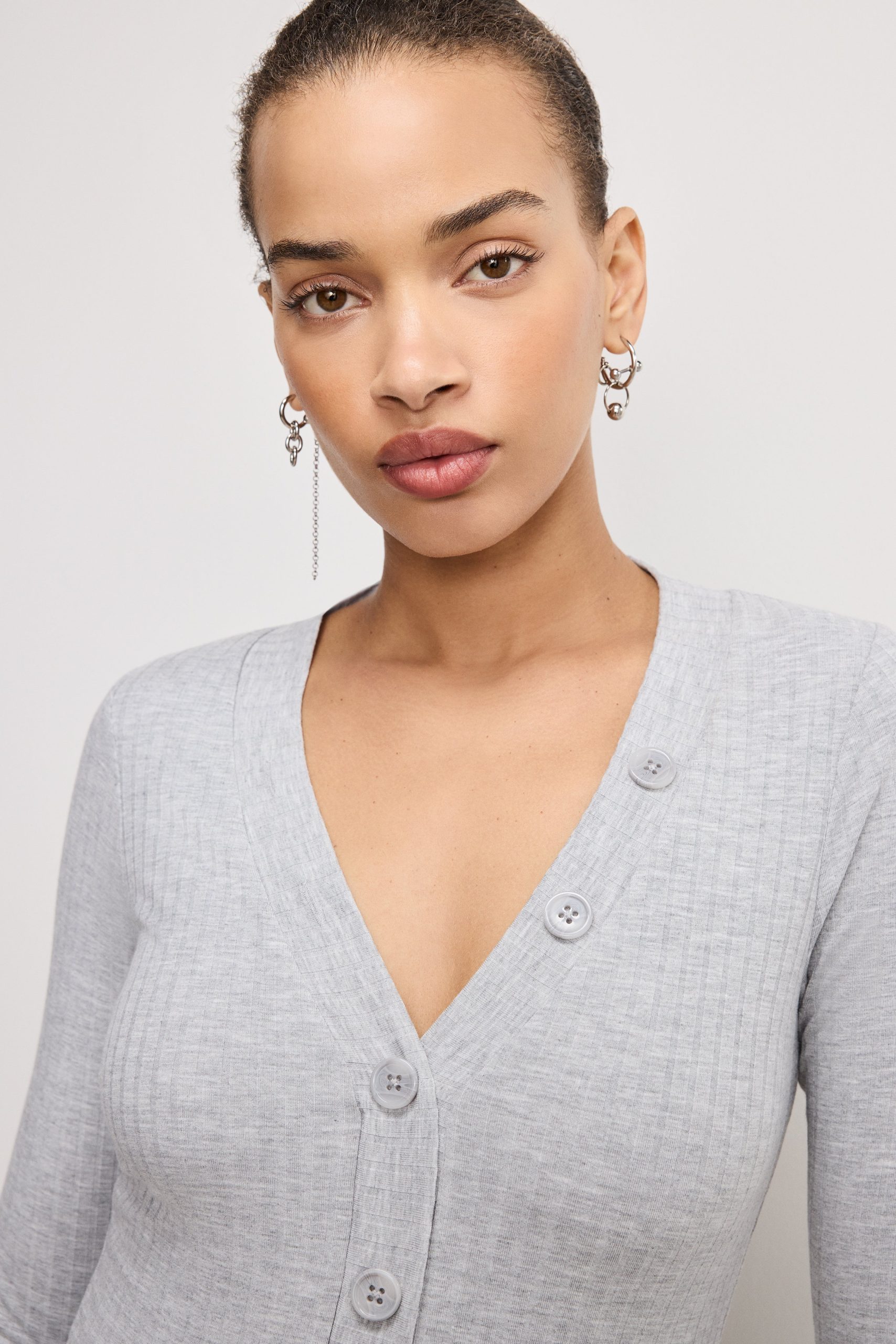 RIBBED HENLEY BODYSUIT | HEATHER GREY001