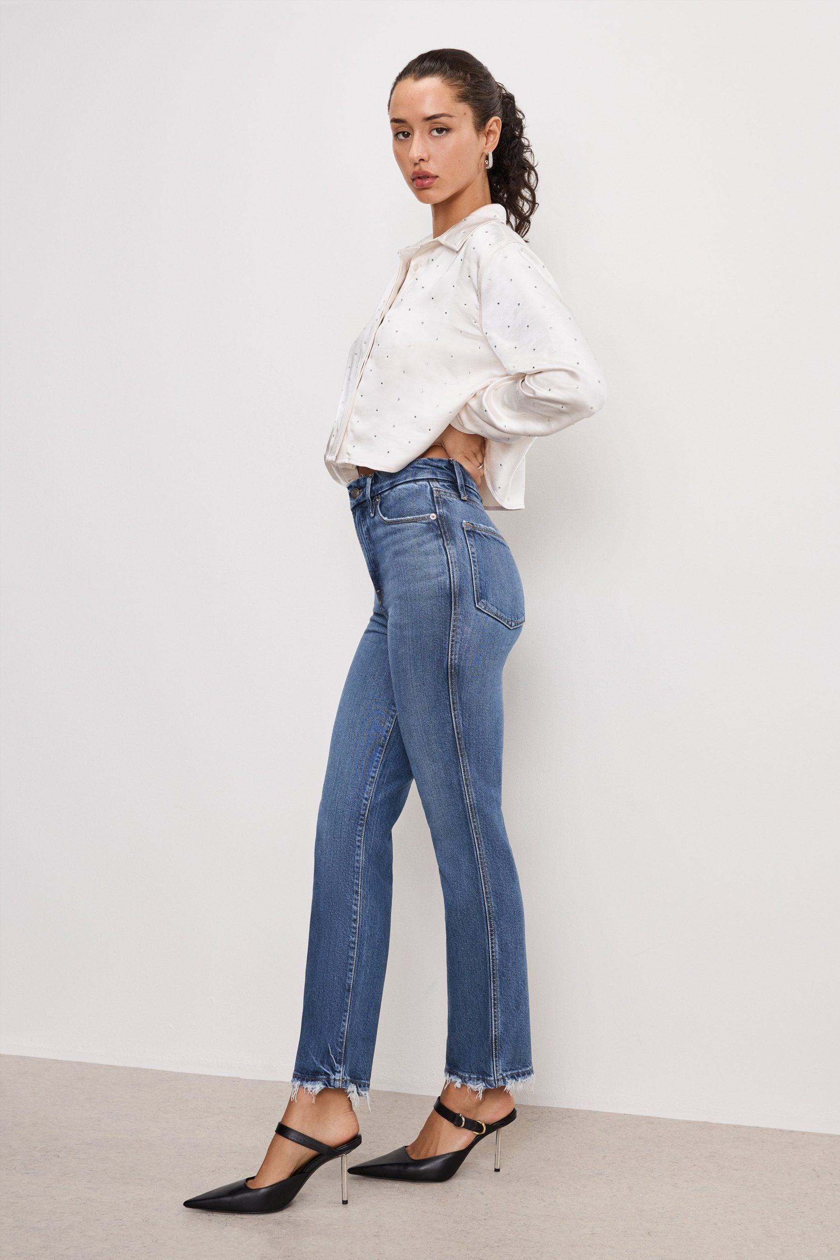 SOFT TECH GOOD CURVE STRAIGHT JEANS | INDIGO737
