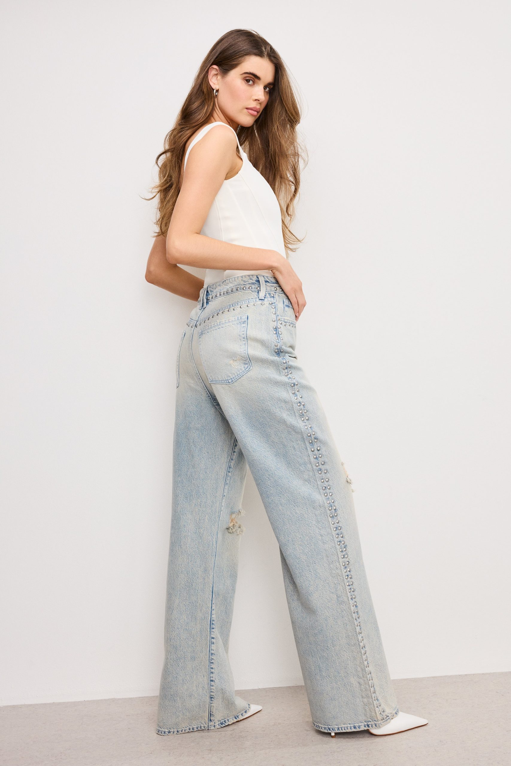 GOOD EASE STUDDED JEANS | INDIGO784