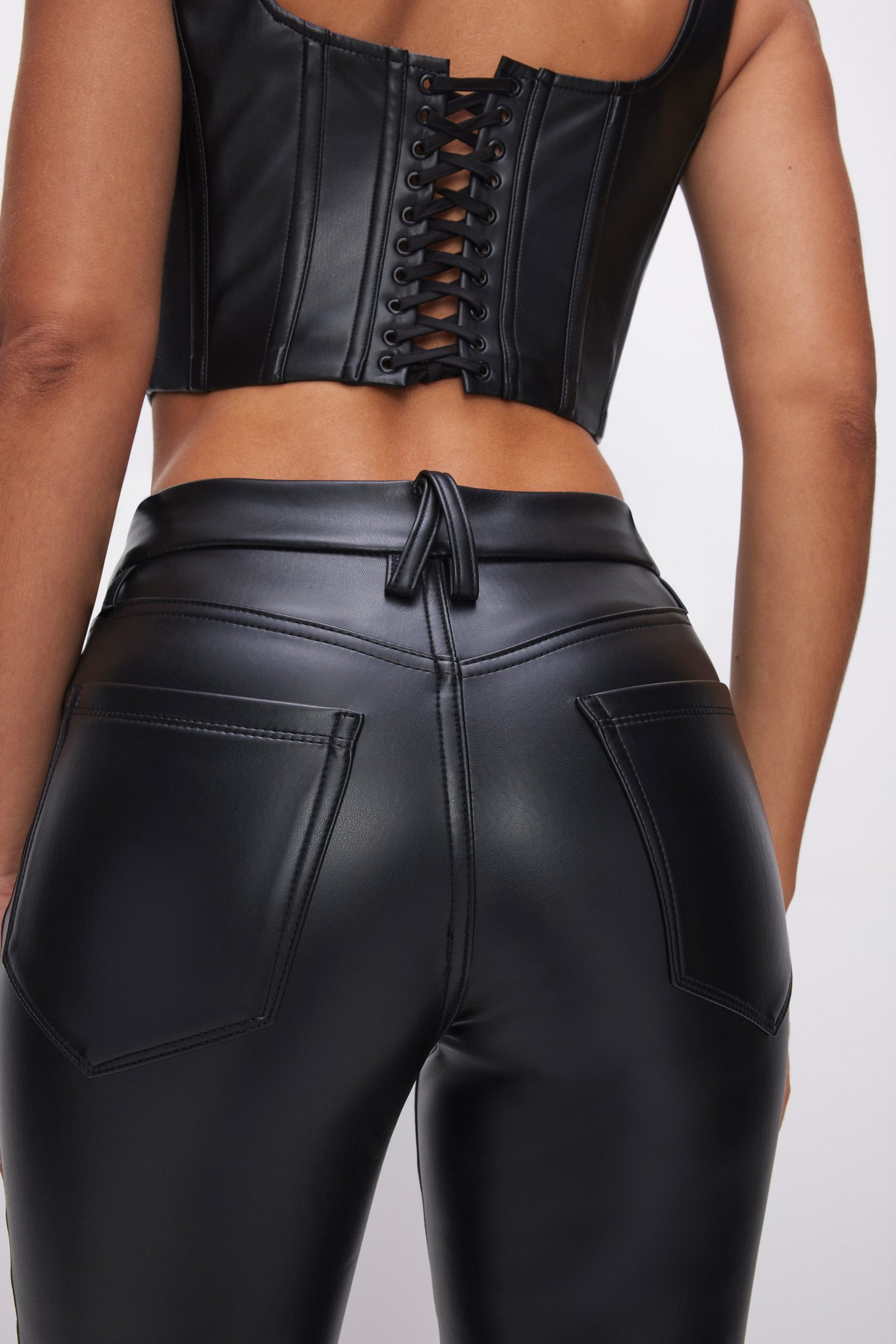 GOOD LEGS CROPPED MINI BOOT FAUX LEATHER PANTS | BLACK001